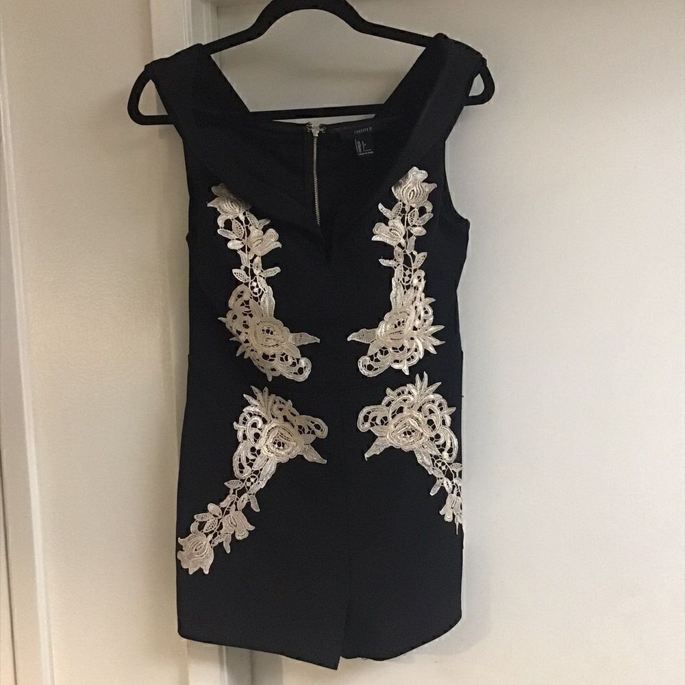 NWOT~Forever 21 Black/Ivory Lace Applique Accent One Piece Playsuit Romper Sz L